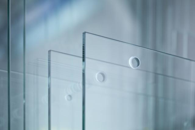 Virtually Unbreakable Hammer Glass – The Ultimate Impact-Resistant Glass Solution